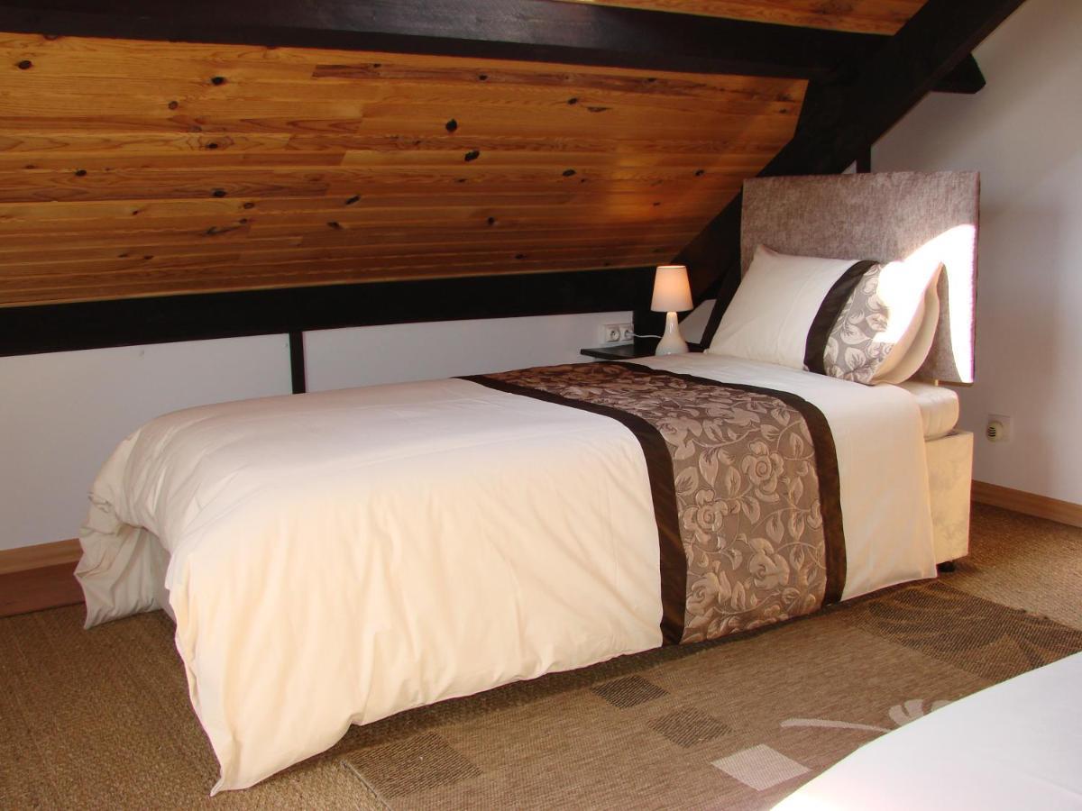 La Blanche Roche Bed & Breakfast Sourdeval Екстериор снимка
