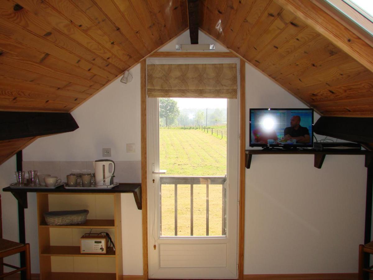 La Blanche Roche Bed & Breakfast Sourdeval Екстериор снимка