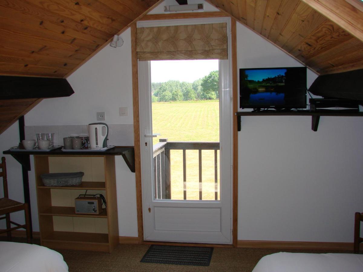 La Blanche Roche Bed & Breakfast Sourdeval Екстериор снимка