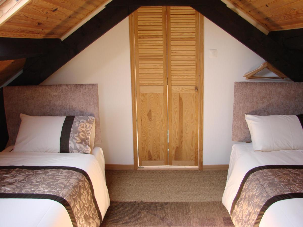 La Blanche Roche Bed & Breakfast Sourdeval Екстериор снимка
